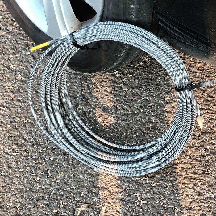 Cábo de aço 10 mm.novo vendo ou troco por telemóvel compativelcom o preço do cabo cábo de aço com 20 mt
