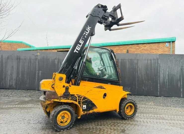 Телескопічний навантажувач JCB TLT 35D 4X4 + відео роботи