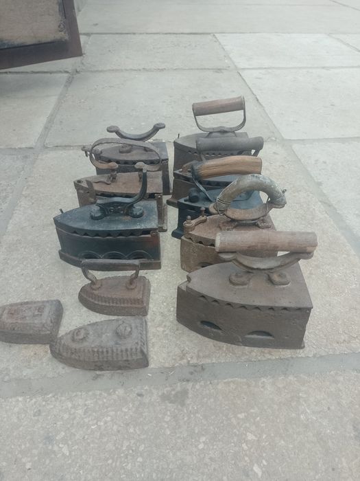 Продам старі утюгі.