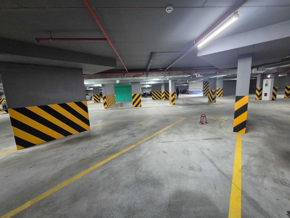 Паркомісце для вашого авто в ЦЕНТРІ . ЖК Авторський.