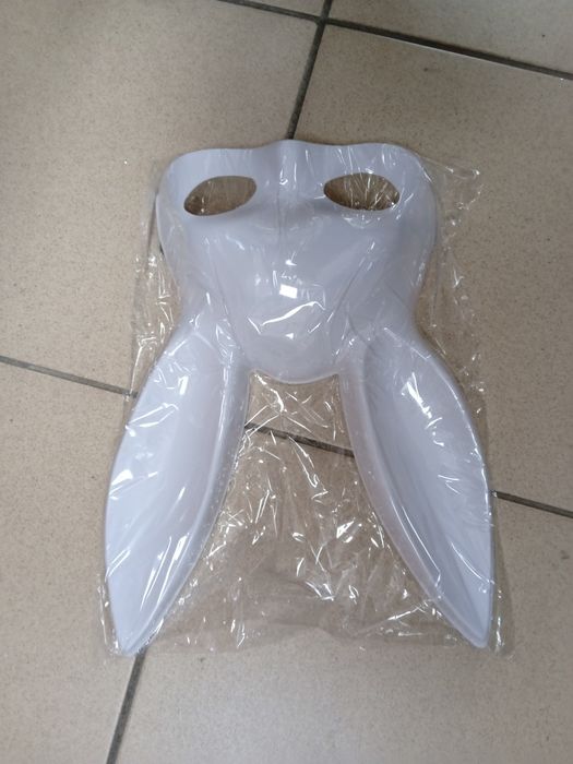 Biała maska królika unisex