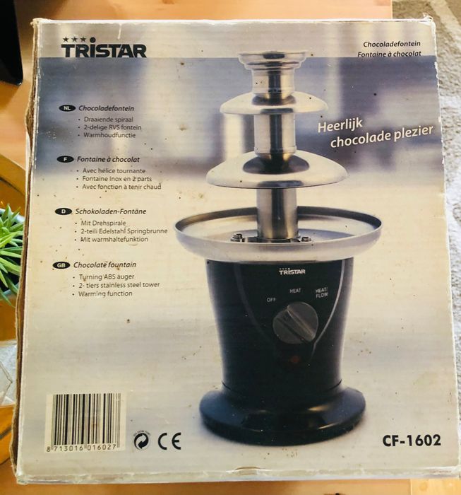 Cascata de chocolate Tristar como nova