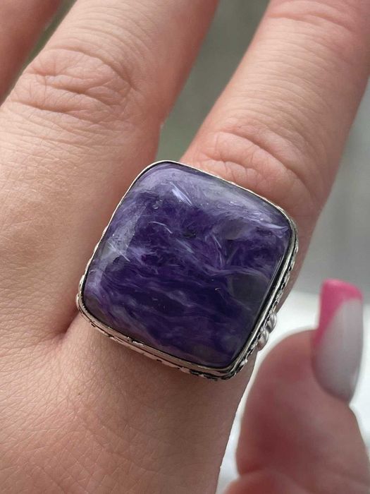 Кольцо с чароитом покрытое серебром 925 пробы.Размер 19.5