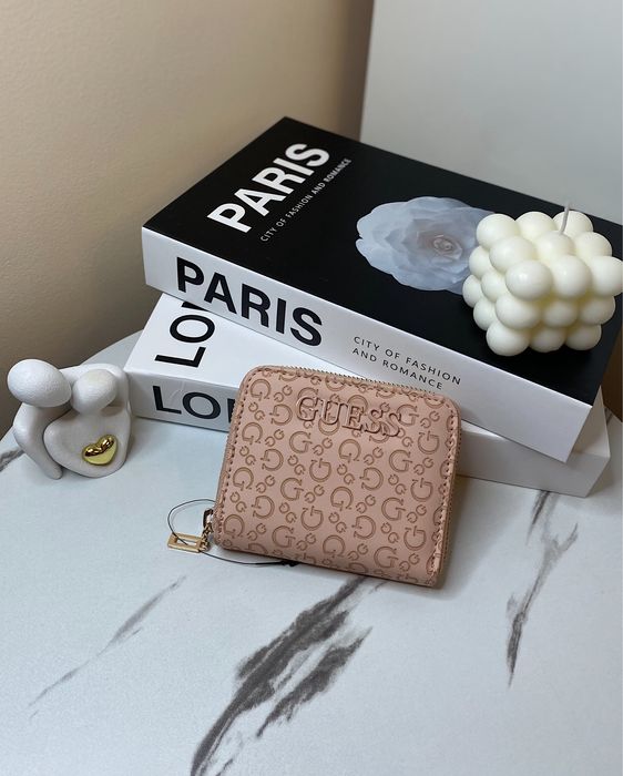 Жіночий гаманець Guess в рожевому кольорі