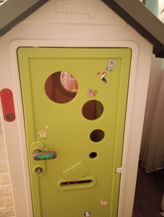 Domek dla dzieci na zewnątrz