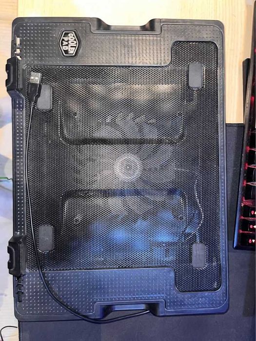 Cooler pad usado para portáteis