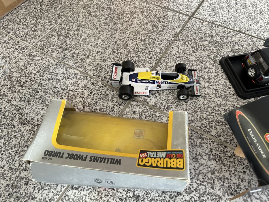 3 Carros miniaturas Burago coleção