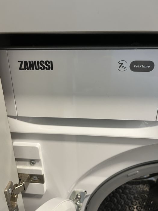 Maquina de Lavar Roupa  de encastre Zanussi