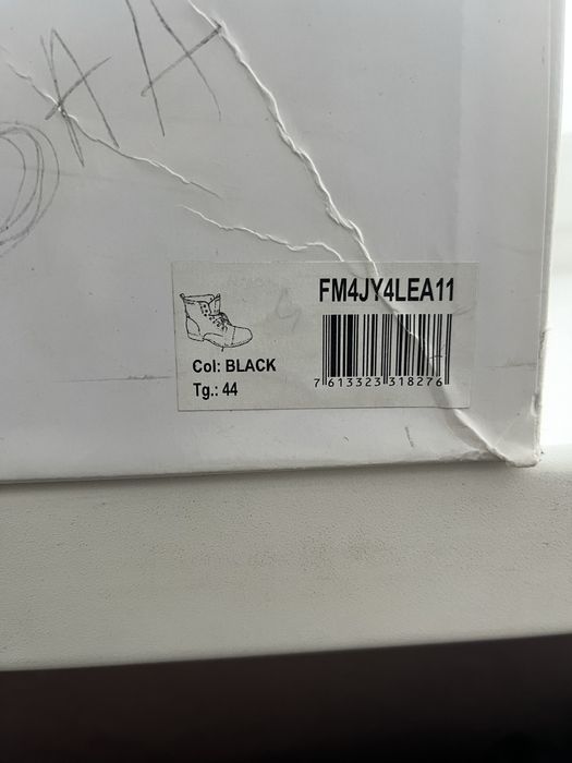 GUESS ботинки 44 размер