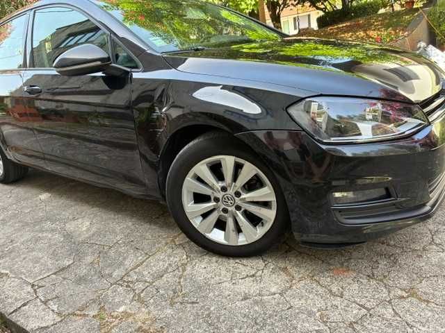 Selling a GOLF with great potential.