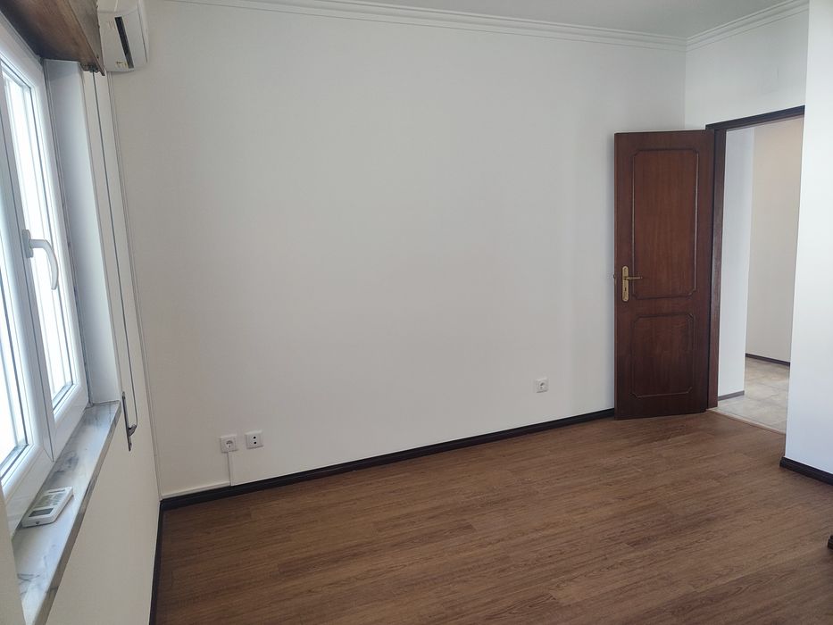 T2 com 84 m², Varanda e Ar Condicionado | Quinta do Conde