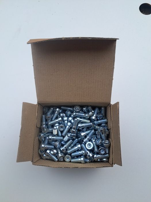Sruby M8x20 -200sztuk