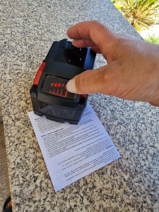 bateria de iões de lítio (Lithium-Ion) de 18V e 12.0Ah