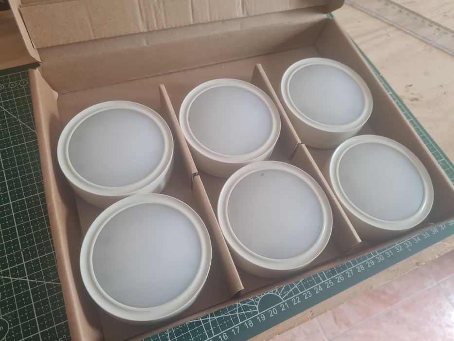 Conjunto 6 luzes LED magnéticas – para roupeiro/corredor Multicolor –