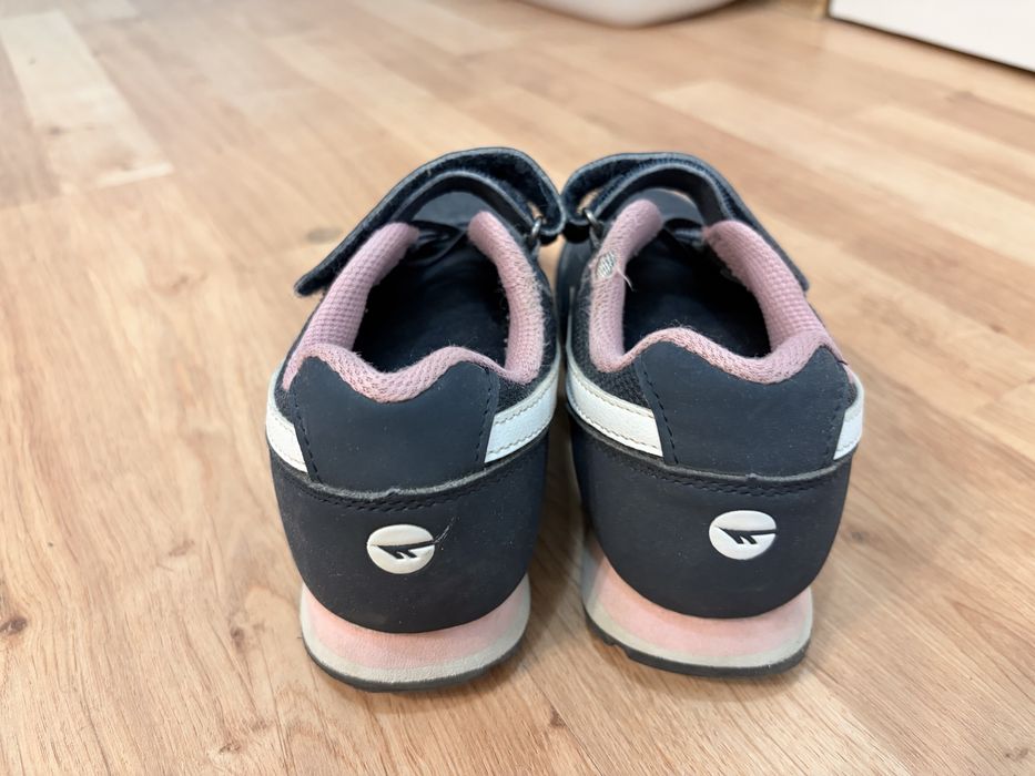Okazja! Buty sportowe dla dziewczynki rozmiar 33