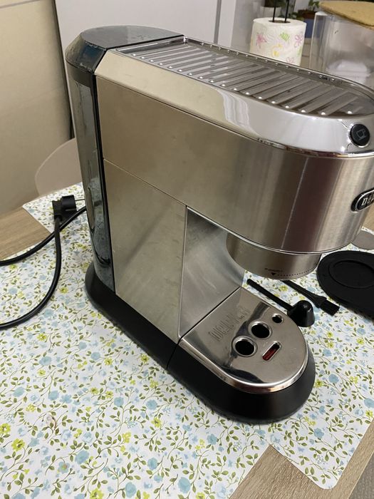 Máquina Café Delonghi Dedica