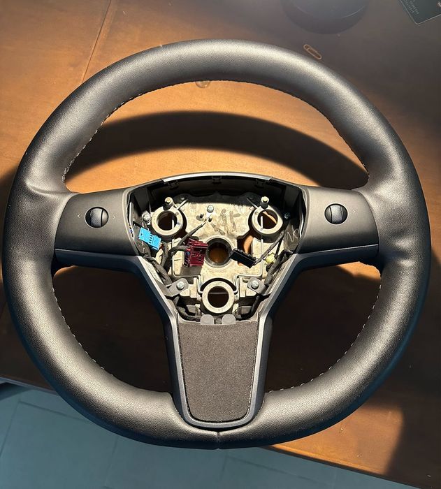Volante tesla Model Y