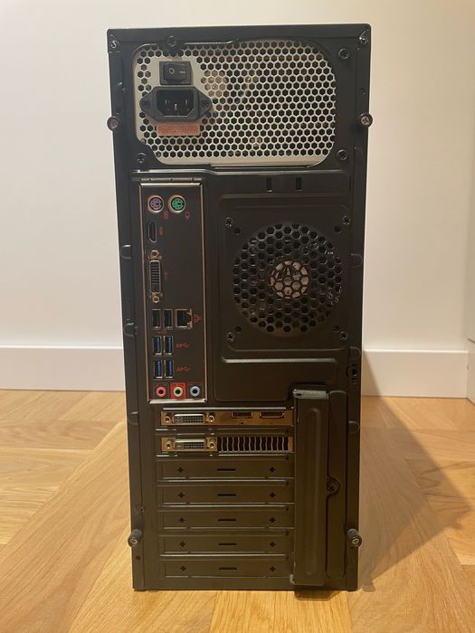 Komputer stacjonarny
