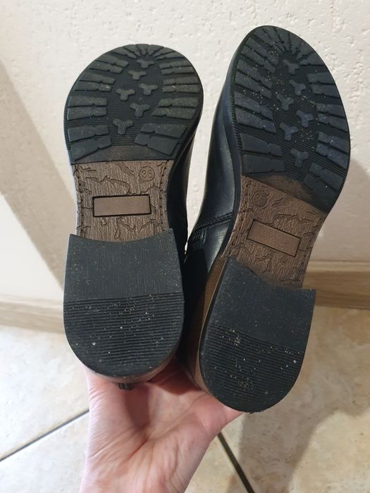 Czarne skórzane kozaki rozmiar 36 Lasocki