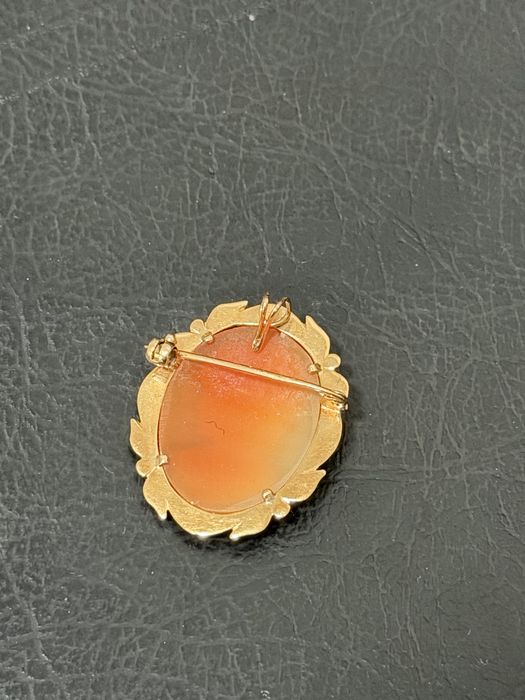 Camafeu Alfinete ouro 18k