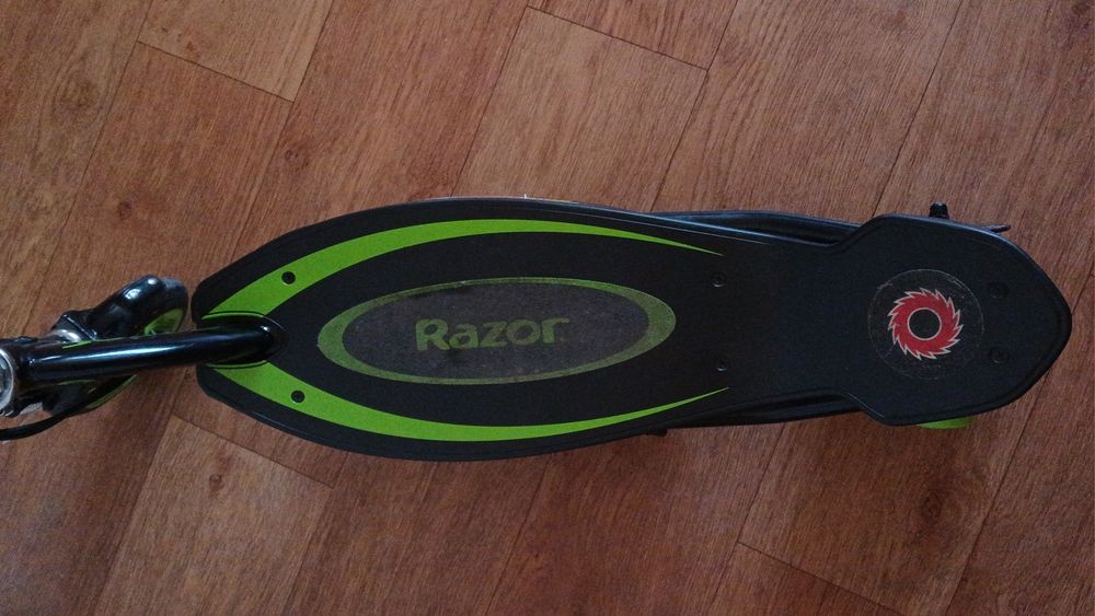 Дитячий електросамокат Razor Power core e90