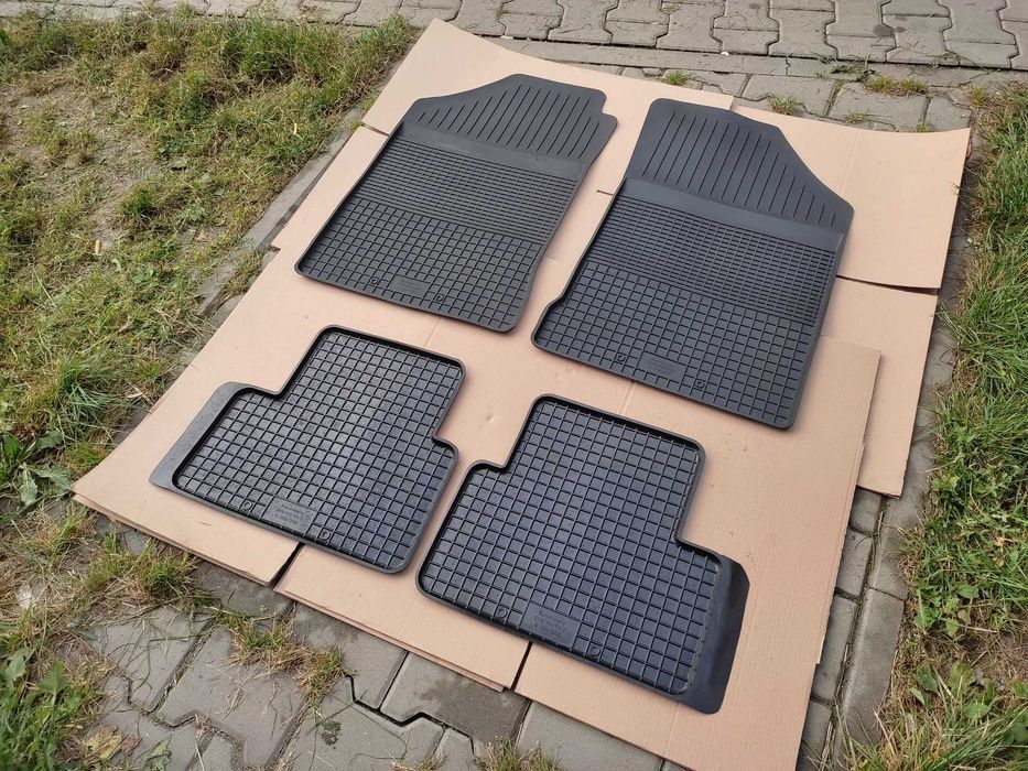 NOWE Dywaniki gumowe TOYOTA LAND CRUSER III 96r-02r dopasowane korytka