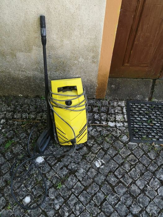 Vende-se Máquina Lavagem à Pressão