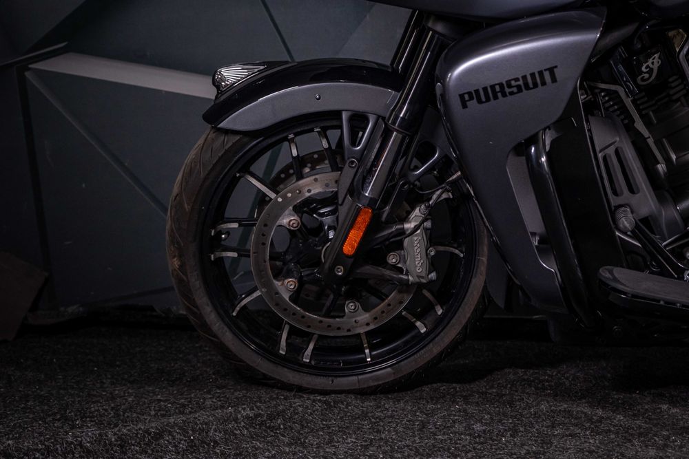 Indian Pursuit Dark Horse