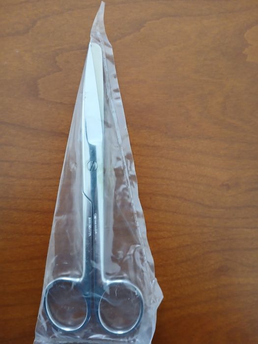 Material cirúrgico (Tesouras e pinças)