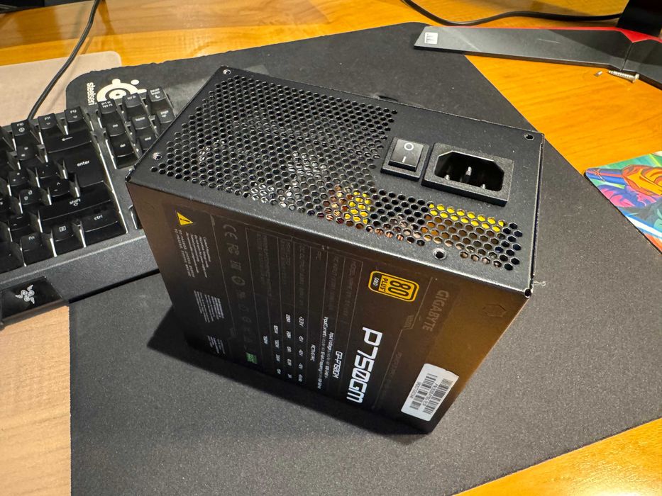 Fonte de Alimentação Gigabyte GP-P750GM – 750W (Usada)