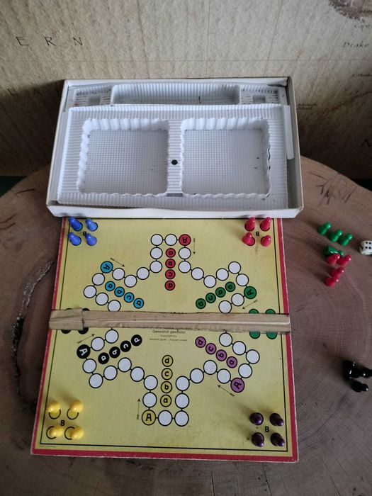 stara gra planszowa chińczyk