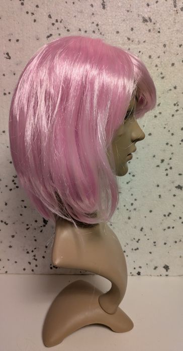 Peruka krótka pudrowy róż