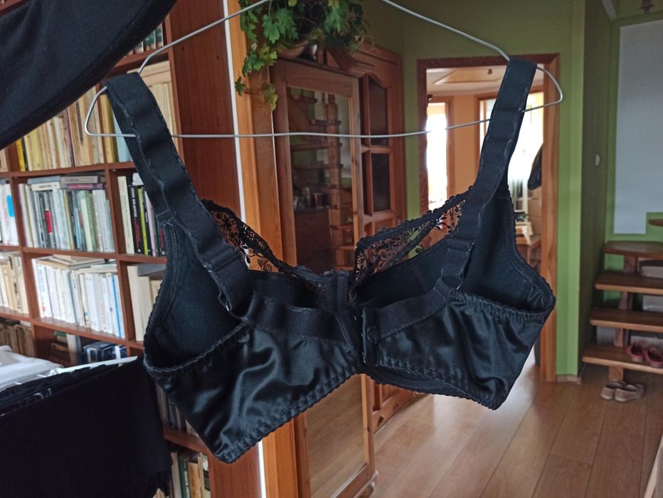 Czarny biustonosz 75 i DALIA