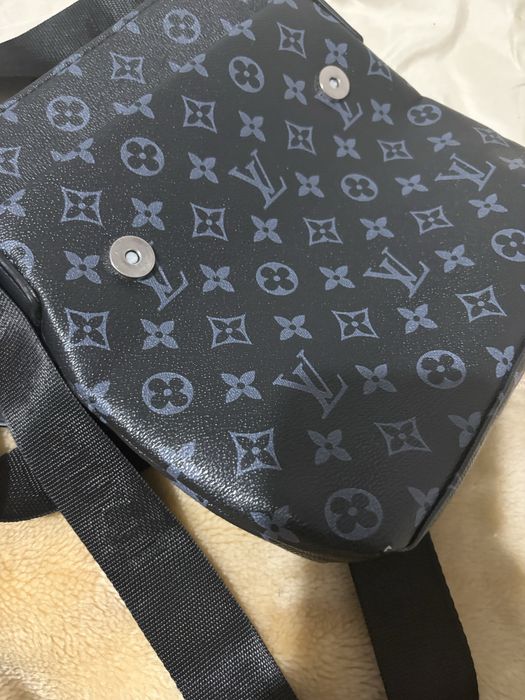 Bolsa Preta Louis Vuitton Elegância Atemporal