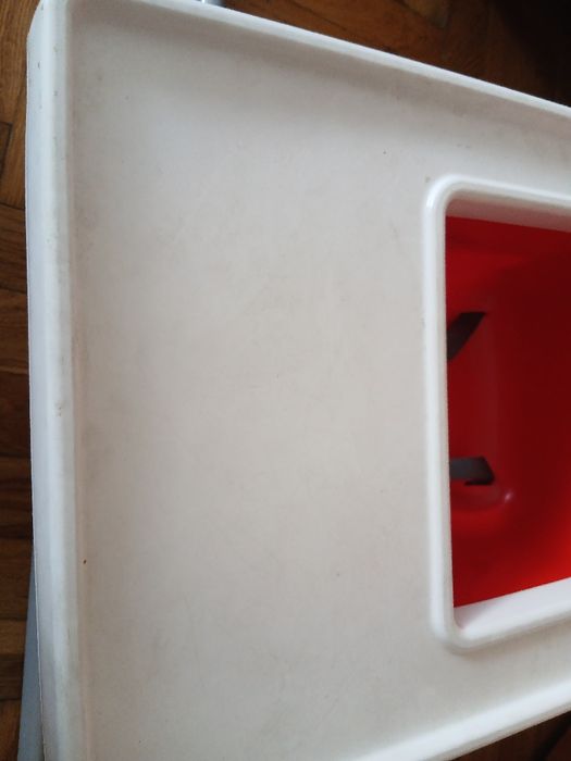 Krzesełko do karmienia z blatem Ikea czerwone