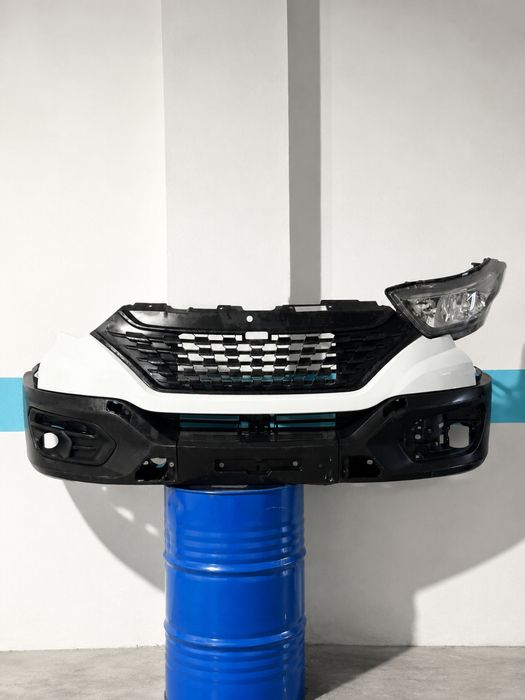 Parachoque frente Iveco Daily com grelha 2019 a 2022  7° geração
