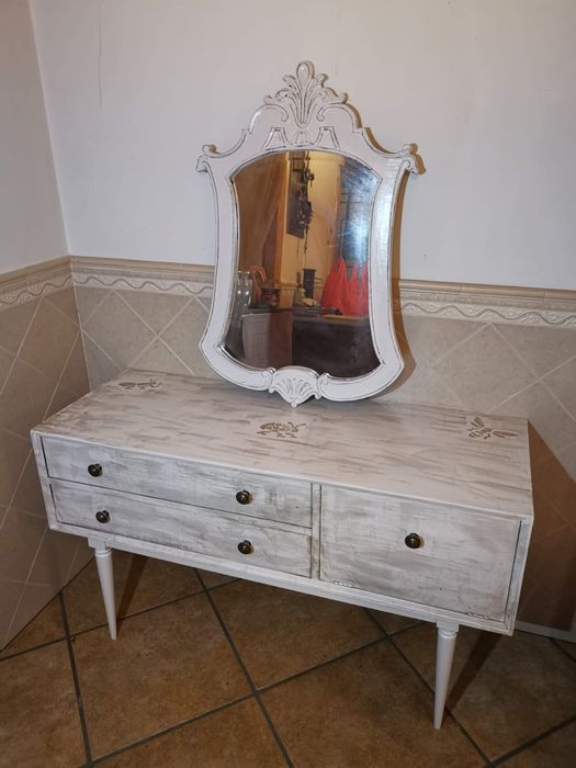 Aparador simples pés de agulha