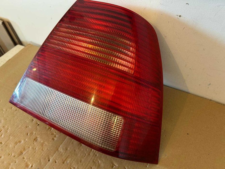 Lampa tylna prawa VW Bora sedan