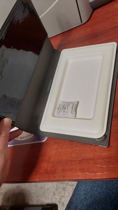 Etui na tablet wysoki połysk