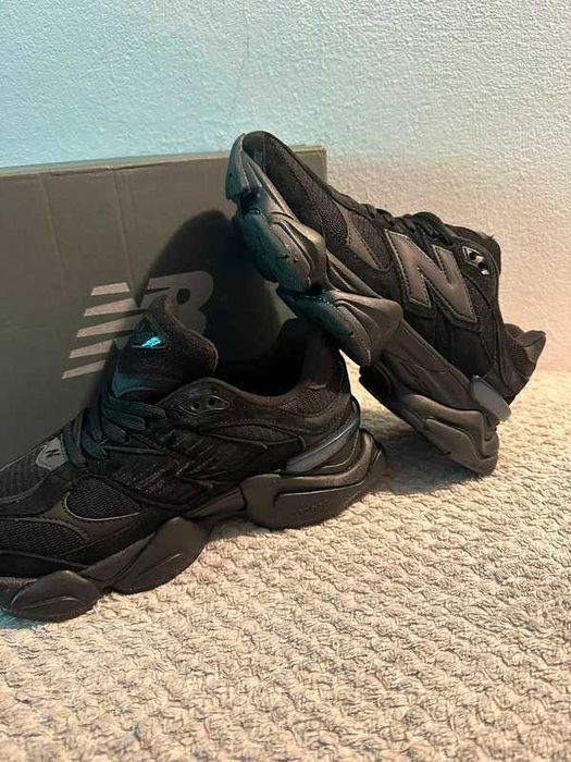 New Balance 9060 Triple Black Suede R.44