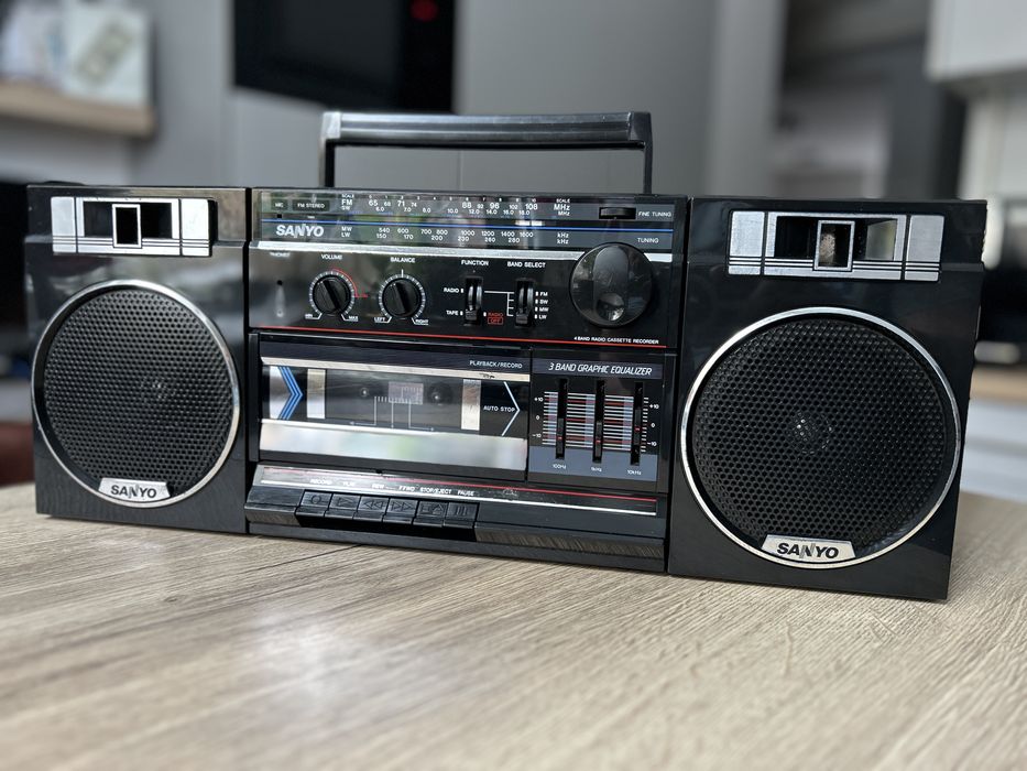 Radiomagnetofon  Sanyo  model M9716LO kaseciak boombox z prl
