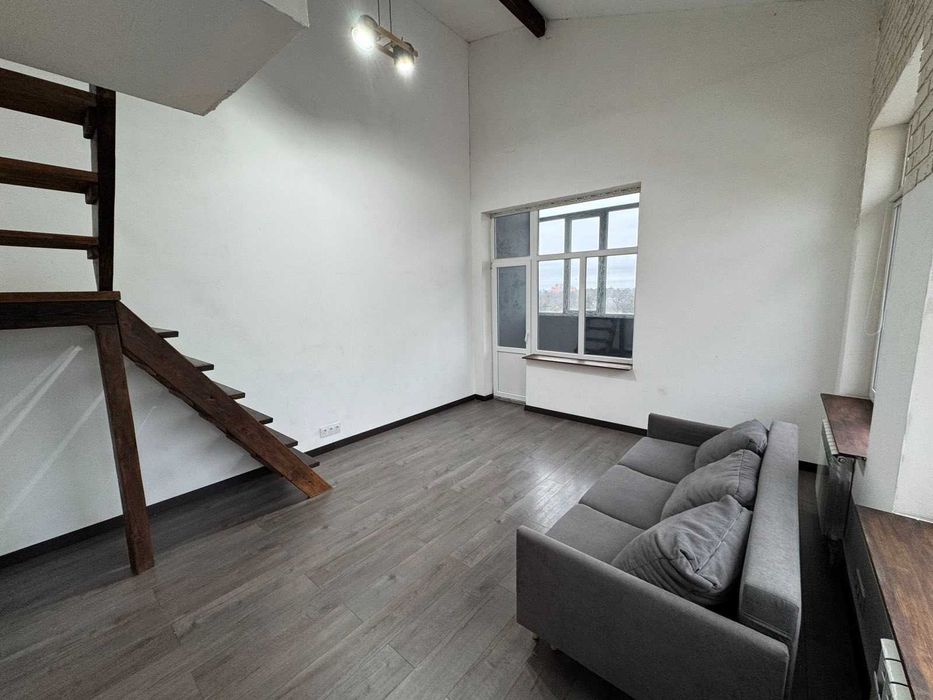 Продам 2кімнатну квартиру з новим ремонтом в центрі міста!