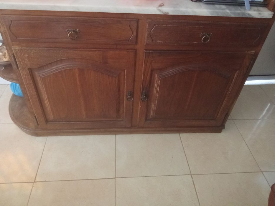 Vendo móvel de cozinha em bom estado em 2 mão todo ele castanho escuro