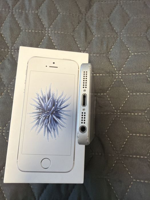 iPhone SE 32GB Silver Model A1723 sprawny bez simlocka nowa bateria