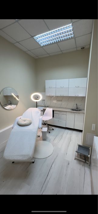 Аренда кабинета косметолога ЦЕНТР с ВОДОЙ /  по мес/на 15 дней в месяц