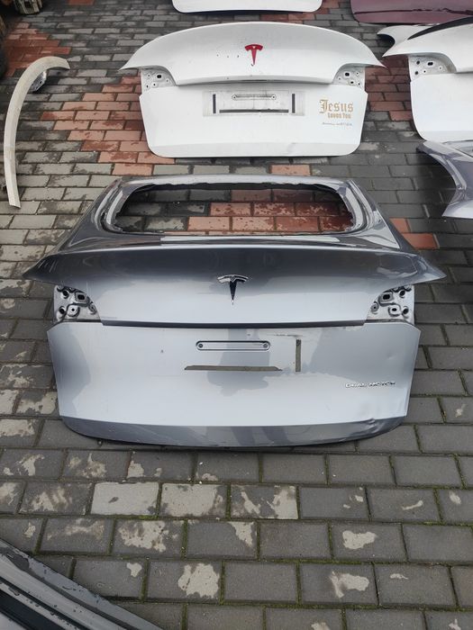 Tesla Model Y 2020-2024 Кришка багажника ляда з незначними ньюансами