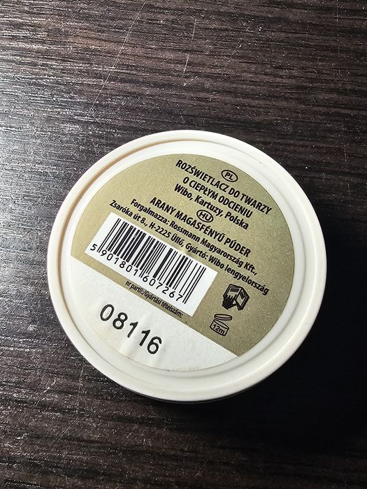 Lovely - Gold Highlighter. Złoty rozświetlacz do twarzy.
