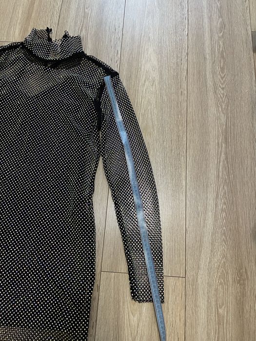 Блискуча сукня