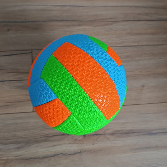Neonowa piłka do siatkówki