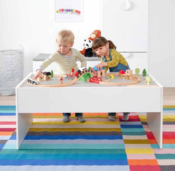 DUNDRA IKEA mesa infantil com gavetas
